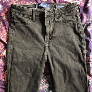 HOLLISTER HIGH WAISTED JEGGINGS